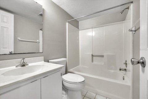 Condo in Port Charlotte, Florida, 2 bedrooms  № 2400251 - photo 27
