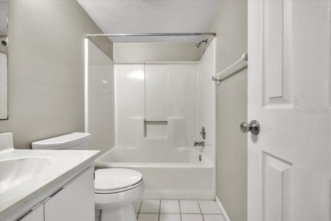 Condo in Port Charlotte, Florida, 2 bedrooms  № 2400251 - photo 28