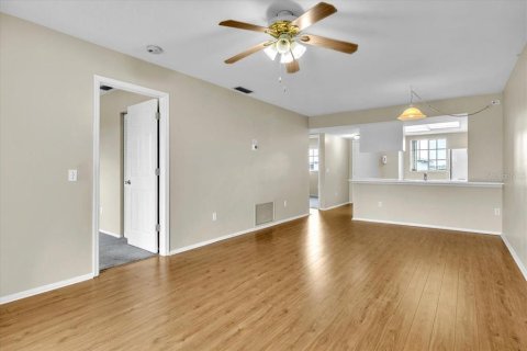 Condo in Port Charlotte, Florida, 2 bedrooms  № 2400251 - photo 8