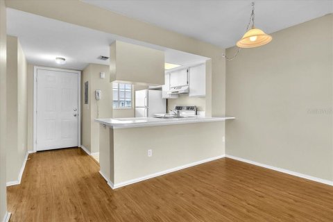 Condo in Port Charlotte, Florida, 2 bedrooms  № 2400251 - photo 11