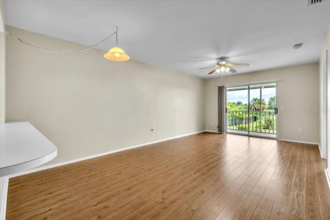 Condo in Port Charlotte, Florida, 2 bedrooms  № 2400251 - photo 6