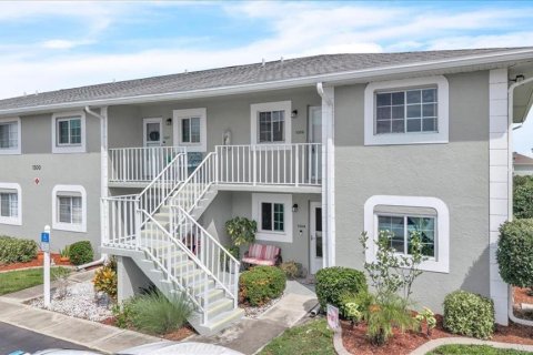 Condo in Port Charlotte, Florida, 2 bedrooms  № 2400251 - photo 2