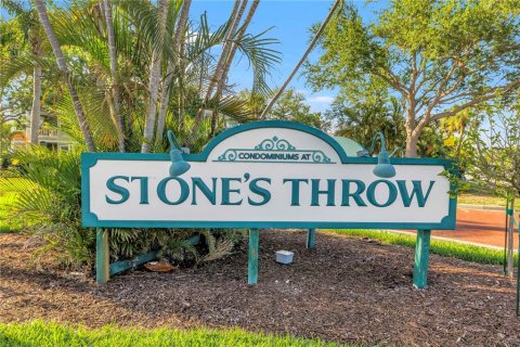 Condo in Saint Petersburg, Florida, 1 bedroom № 2239537