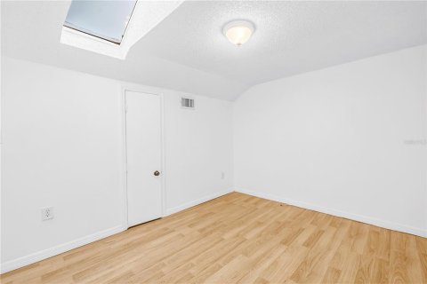 Condo in Saint Petersburg, Florida, 1 bedroom  № 2239537 - photo 27