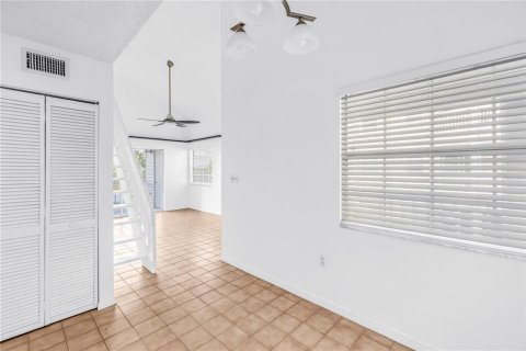 Condo in Saint Petersburg, Florida, 1 bedroom  № 2239537 - photo 10