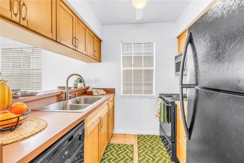 Condo in Saint Petersburg, Florida, 1 bedroom  № 2239537 - photo 16