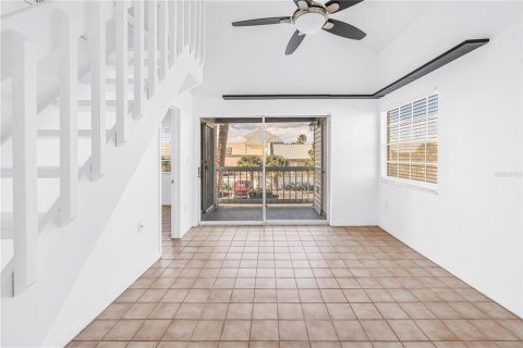 Condo in Saint Petersburg, Florida, 1 bedroom  № 2239537 - photo 7
