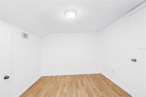 Condo in Saint Petersburg, Florida, 1 bedroom  № 2239537 - photo 29
