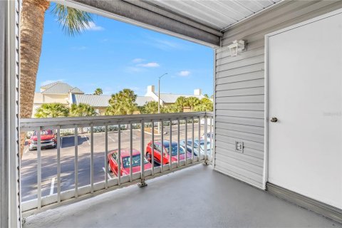 Condo in Saint Petersburg, Florida, 1 bedroom  № 2239537 - photo 5