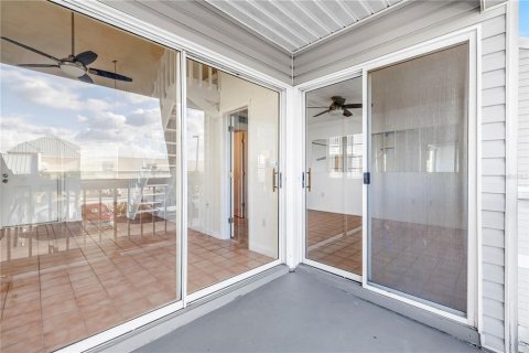 Condo in Saint Petersburg, Florida, 1 bedroom  № 2239537 - photo 6
