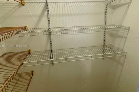 Copropriété à vendre à Miami Beach, Floride: 2 chambres, 67.82 m2 № 2033745 - photo 22