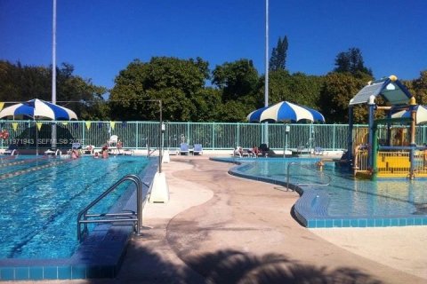 Copropriété à vendre à Miami Beach, Floride: 2 chambres, 67.82 m2 № 2033745 - photo 23