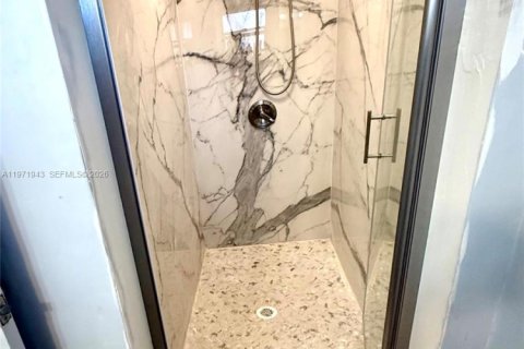 Copropriété à vendre à Miami Beach, Floride: 2 chambres, 67.82 m2 № 2033745 - photo 16