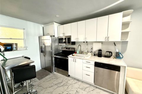 Copropriété à vendre à Miami Beach, Floride: 2 chambres, 67.82 m2 № 2033745 - photo 3