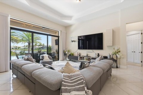 House in Delray Beach, Florida 5 bedrooms, 394.65 sq.m. № 2247949 - photo 4