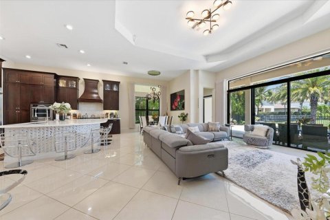 House in Delray Beach, Florida 5 bedrooms, 394.65 sq.m. № 2247949 - photo 7
