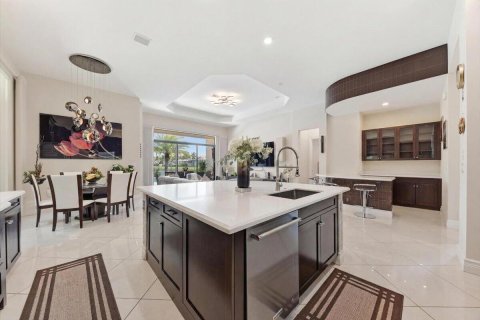 House in Delray Beach, Florida 5 bedrooms, 394.65 sq.m. № 2247949 - photo 12