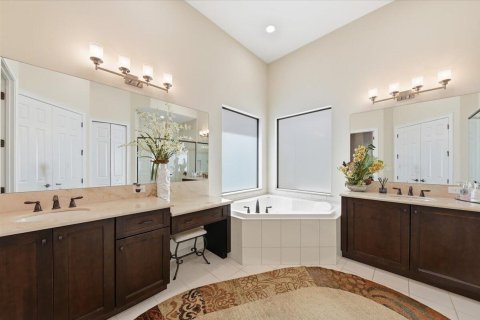 House in Delray Beach, Florida 5 bedrooms, 394.65 sq.m. № 2247949 - photo 27