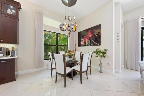 House in Delray Beach, Florida 5 bedrooms, 394.65 sq.m. № 2247949 - photo 11