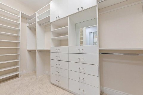 House in Delray Beach, Florida 5 bedrooms, 394.65 sq.m. № 2247949 - photo 29