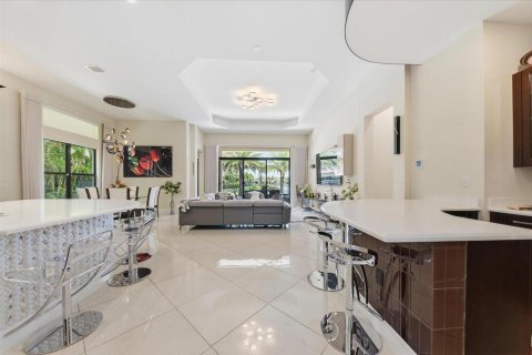 House in Delray Beach, Florida 5 bedrooms, 394.65 sq.m. № 2247949 - photo 8
