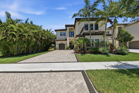 House in Delray Beach, Florida 5 bedrooms, 394.65 sq.m. № 2247949 - photo 2