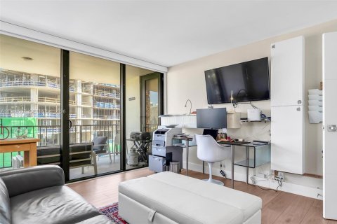 Снять в аренду кондоминиум в Майами, Флорида 2 спальни, 154.31м2, № 2152971 - фото 26