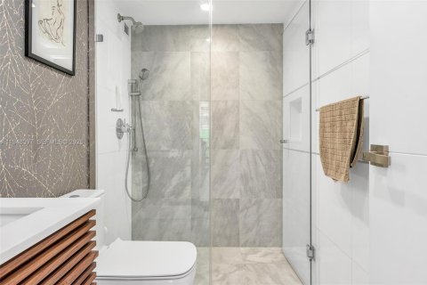 Снять в аренду кондоминиум в Майами, Флорида 2 спальни, 154.31м2, № 2152971 - фото 24