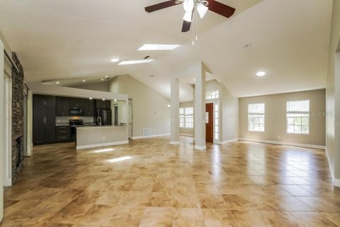 Villa ou maison à louer à Oviedo, Floride: 3 chambres, 194.54 m2 № 2409009 - photo 4