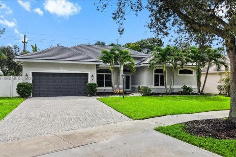 Casa en venta en Pembroke Pines, Florida, 5 dormitorios, 229 m2 № 2382725 - foto 8