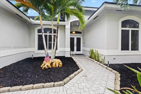 Casa en venta en Pembroke Pines, Florida, 5 dormitorios, 229 m2 № 2382725 - foto 9