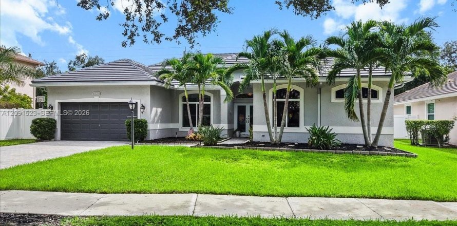 Casa en Pembroke Pines, Florida 5 dormitorios, 229 m2 № 2382725