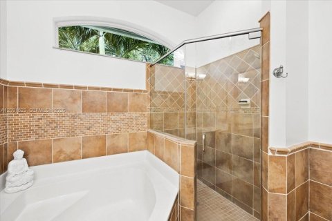 Casa en venta en Pembroke Pines, Florida, 5 dormitorios, 229 m2 № 2382725 - foto 28