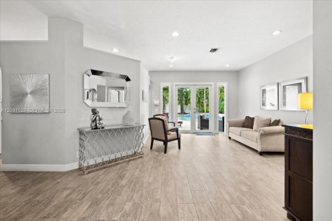 Casa en venta en Pembroke Pines, Florida, 5 dormitorios, 229 m2 № 2382725 - foto 12