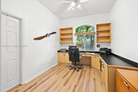 Casa en venta en Pembroke Pines, Florida, 5 dormitorios, 229 m2 № 2382725 - foto 30