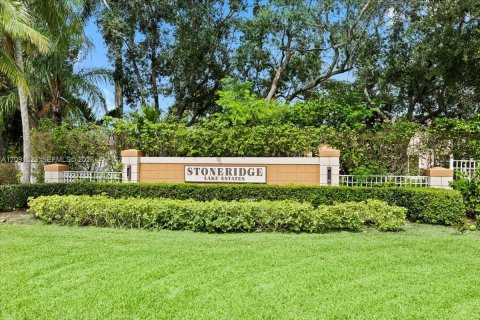 Casa en venta en Pembroke Pines, Florida, 5 dormitorios, 229 m2 № 2382725 - foto 3