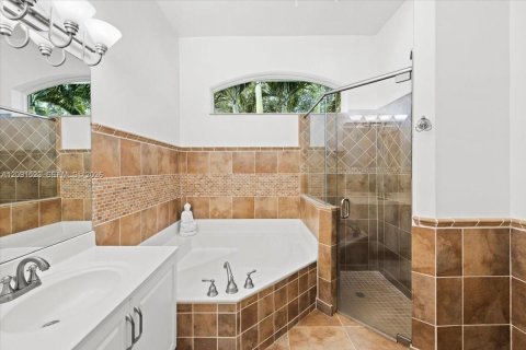 Casa en venta en Pembroke Pines, Florida, 5 dormitorios, 229 m2 № 2382725 - foto 27