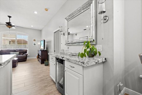 Casa en venta en Pembroke Pines, Florida, 5 dormitorios, 229 m2 № 2382725 - foto 18