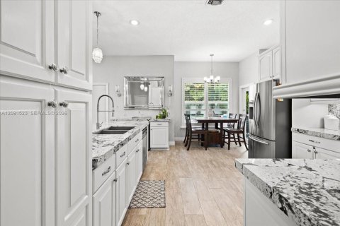 Casa en venta en Pembroke Pines, Florida, 5 dormitorios, 229 m2 № 2382725 - foto 16