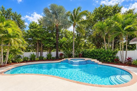 Casa en venta en Pembroke Pines, Florida, 5 dormitorios, 229 m2 № 2382725 - foto 2