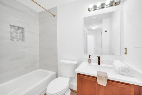 Condominio en venta en Orlando, Florida, 2 dormitorios, 99.87 m2 № 2196835 - foto 13