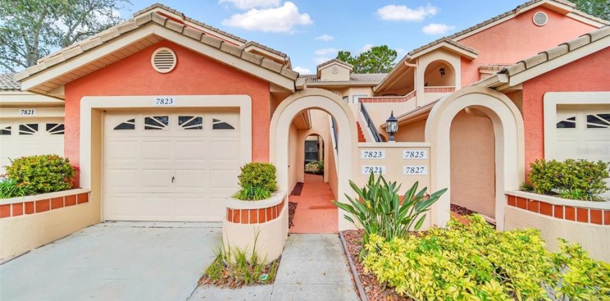 Condominio en Orlando, Florida, 2 dormitorios  № 2196835