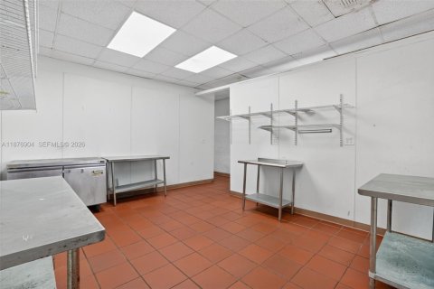 Купить коммерческую недвижимость в Холливуд, Флорида № 2054195 - фото 10