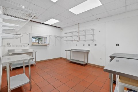 Купить коммерческую недвижимость в Холливуд, Флорида № 2054195 - фото 9