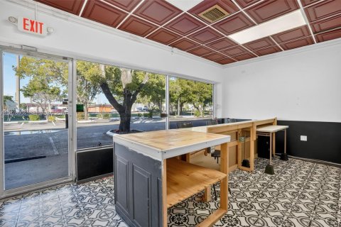 Купить коммерческую недвижимость в Холливуд, Флорида № 2054195 - фото 3