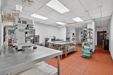 Купить коммерческую недвижимость в Холливуд, Флорида № 2054195 - фото 11