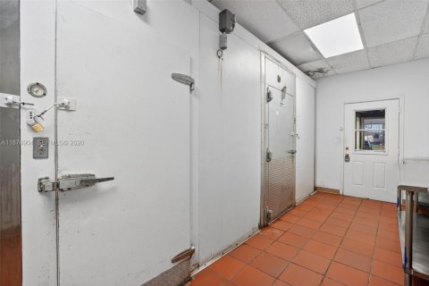 Купить коммерческую недвижимость в Холливуд, Флорида № 2054195 - фото 20