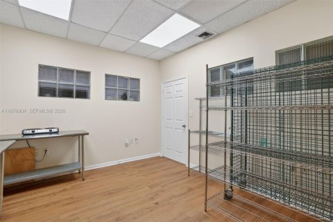 Купить коммерческую недвижимость в Холливуд, Флорида № 2054195 - фото 25