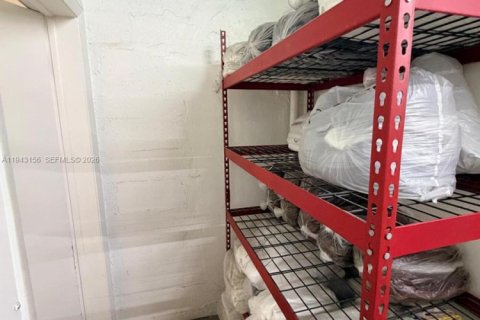 Propiedad comercial en venta en Miami, Florida № 2000727 - foto 14