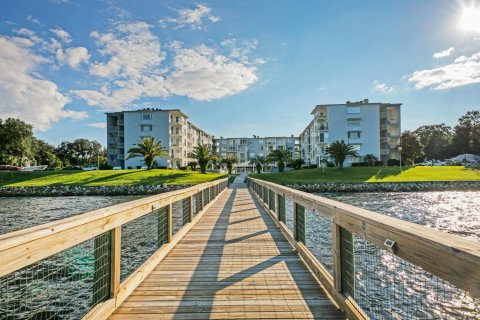 Condo in Destin, Florida, 2 bedrooms  № 560762 - photo 1